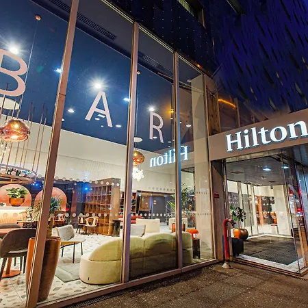 Hilton מלון